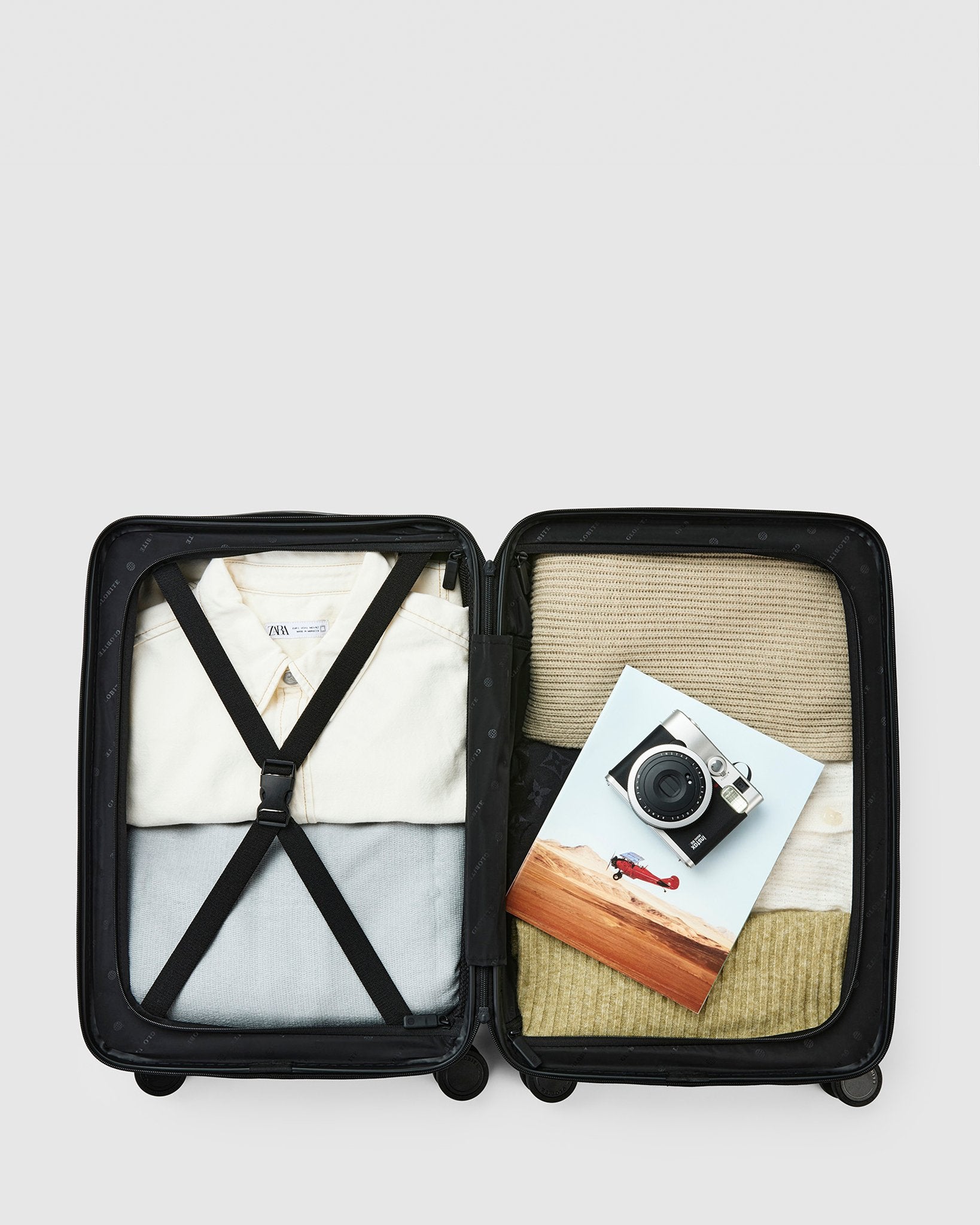 Carry On Suitcase - Onyx - Globite