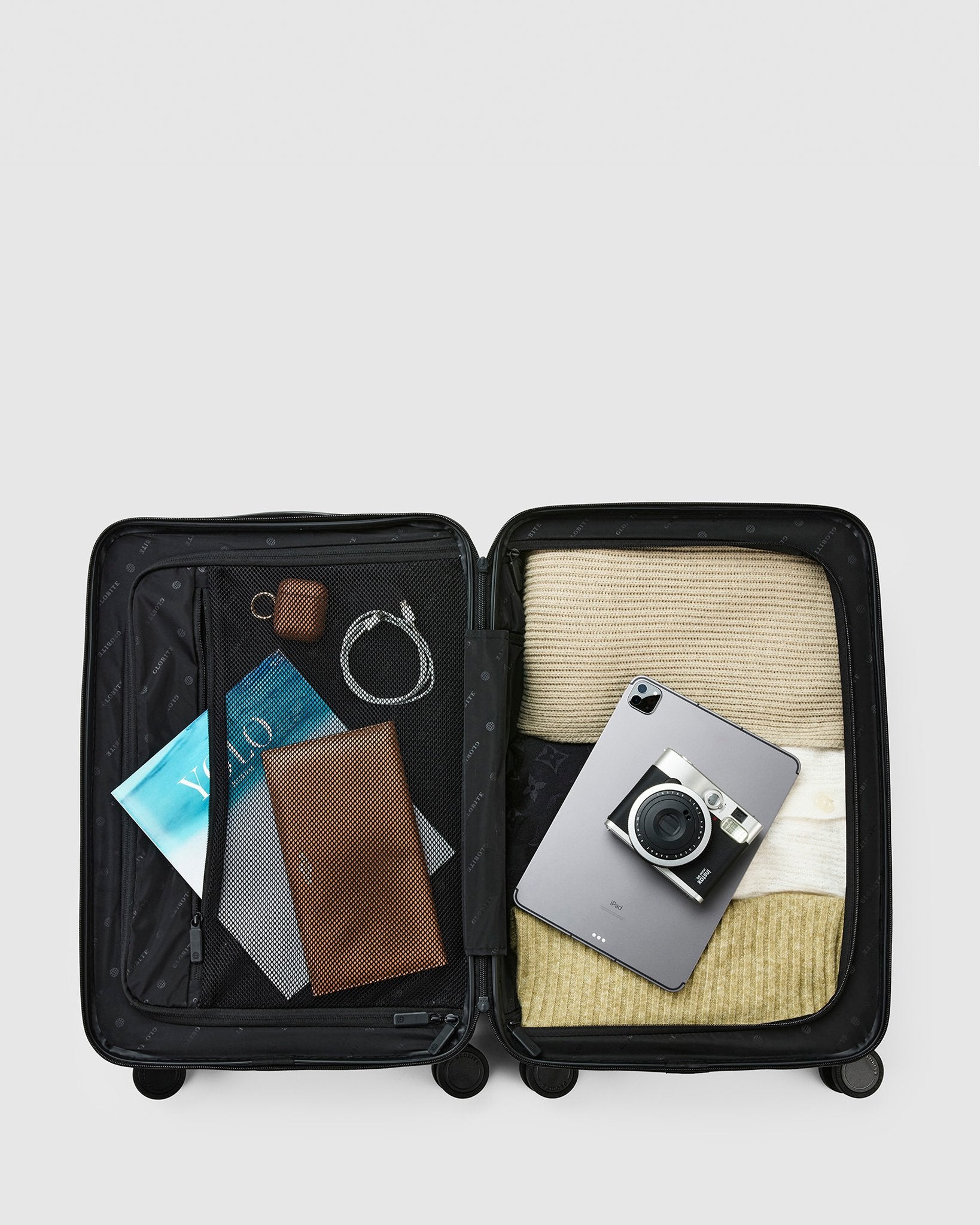 Carry On Suitcase - Onyx - Globite