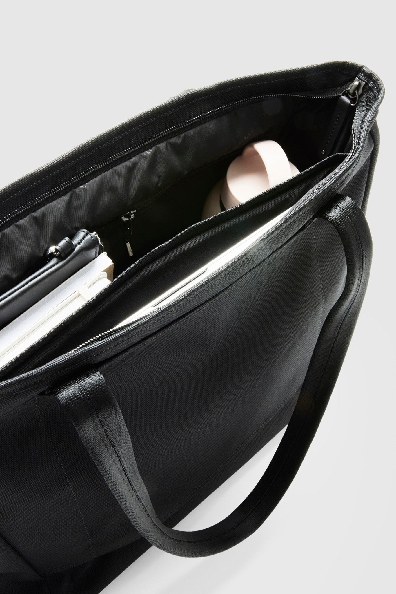 Essential Metro Tote Bag - Onyx - Globite