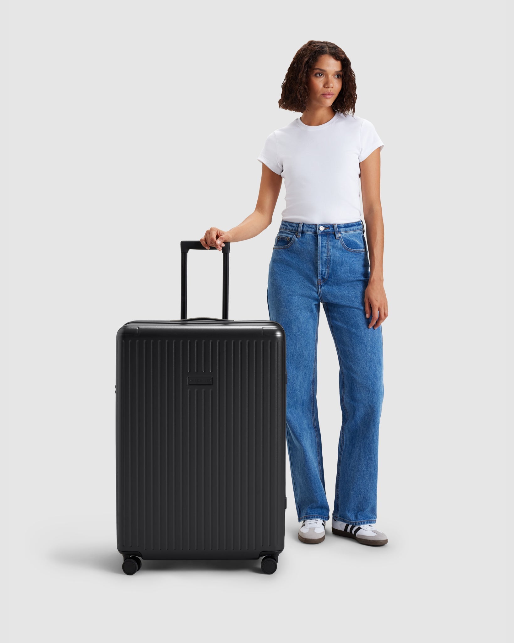 Expandable Large Check In Suitcase - Caviar Black - Globite