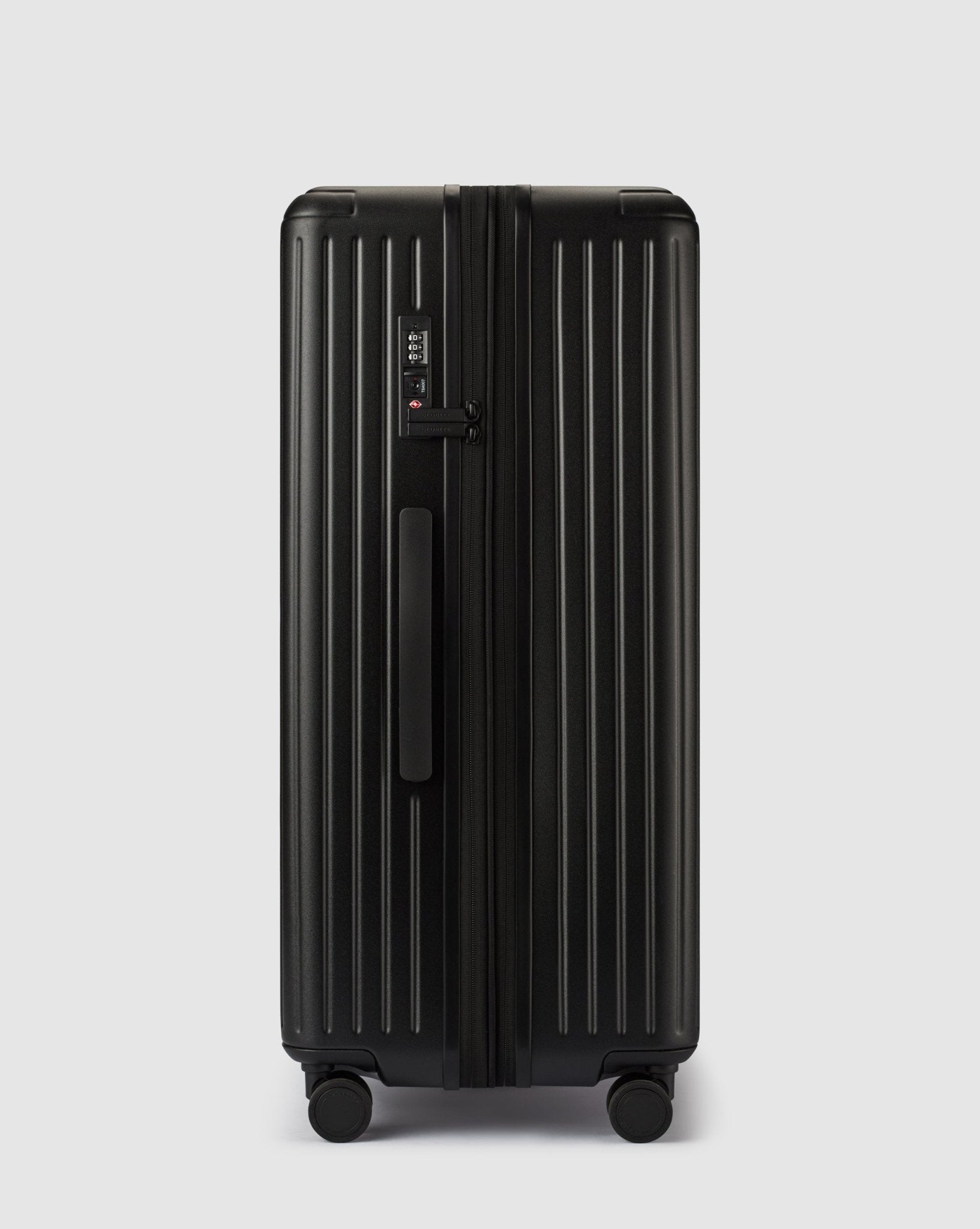 Expandable Large Check In Suitcase - Caviar Black - Globite