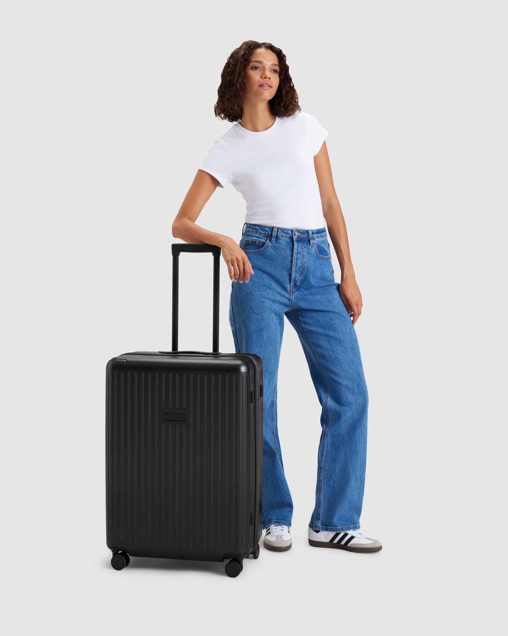 Expandable Medium Check In Suitcase - Caviar Black - Globite