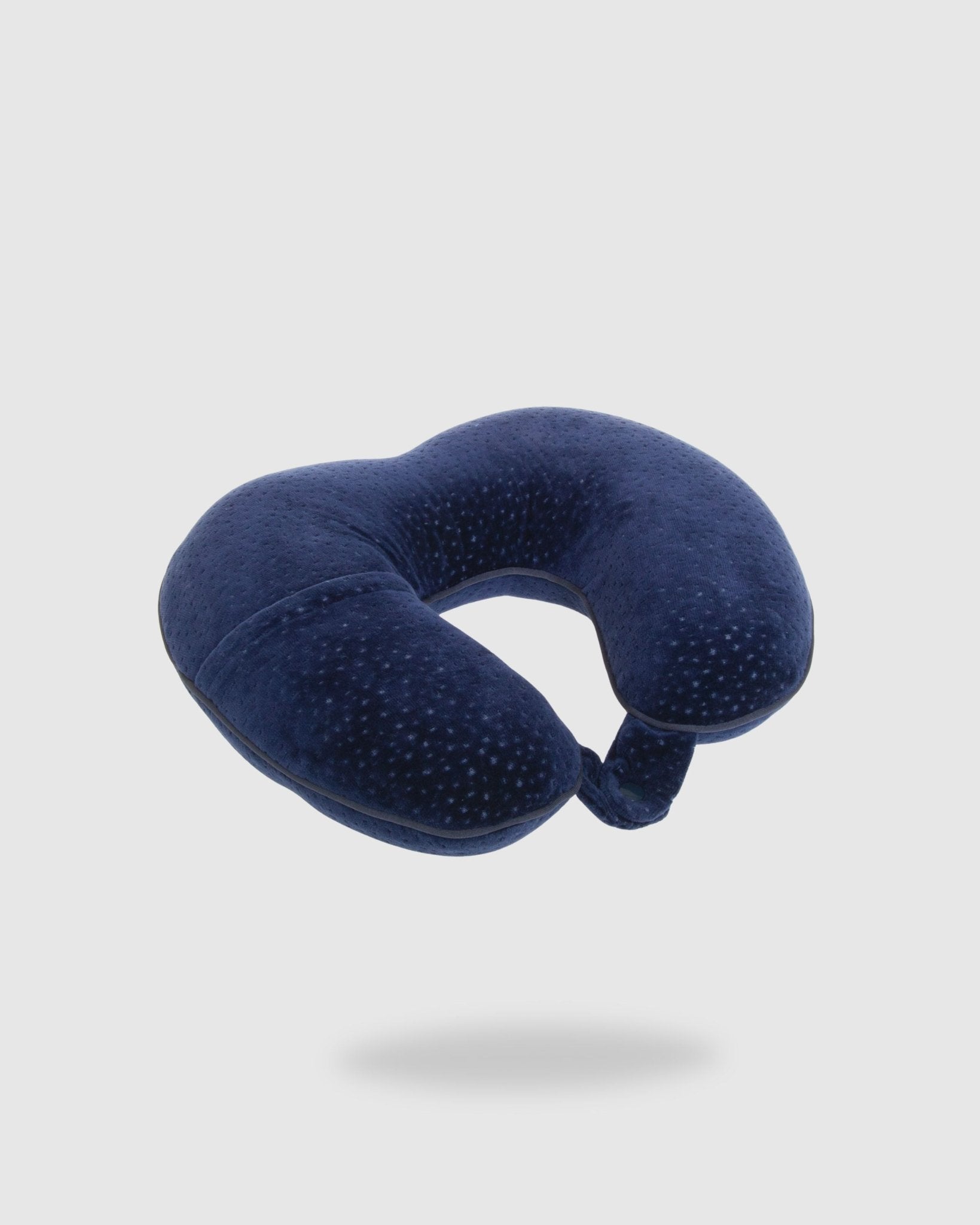 Voyager Memory Foam Neck Pillow in Navy - Globite